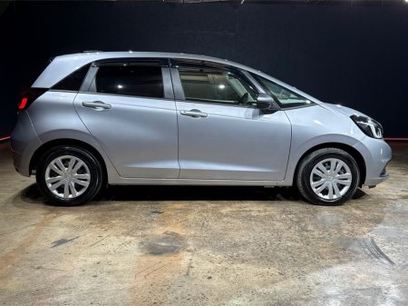 2024 Honda Fit VERY LOW MILEAGE - E-HEV - REVERSE CAMERA - PARKING SENSORS - ANDROID AUTO / APPLE CARPLAY €22,950 thumbnail