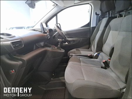 2025 Opel Combo Komfort - €121 P/M - 4 Yrs - 30% Deposit €26,995