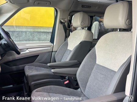 2025 Volkswagen California OCEAN AUTO 2.0TDI 150BHP *INCOMING STOCK* *FOLDING TRAILER HITCH* *HALMSTED ALLOYS* *ELECTRIC POP-UP ROOF* *REAR VIEW CAMERA* *FRONT AND REAR PARKING SENSORS* €102,270