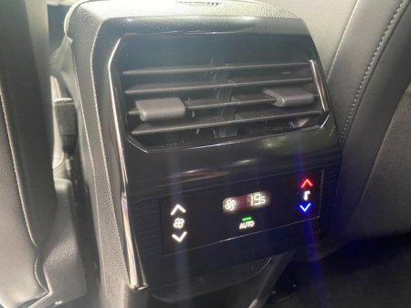 2025 Peugeot 5008 1.2 MHEV 145bhp E-DCS6 Allure €47,900 thumbnail