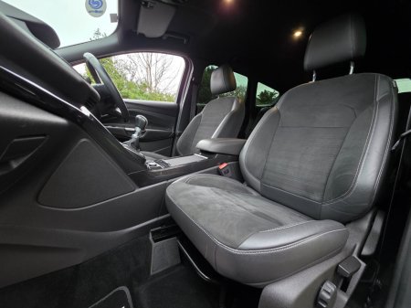 2017 Ford Kuga 1.5TDCi 120PS FWD ST-Line €17,999 thumbnail