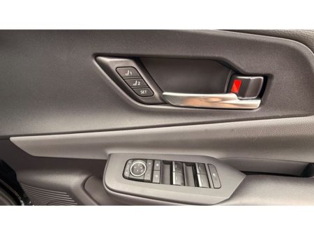 2023 Toyota Prius Prius Plug-in Hybrid 4DR Auto €31,990 thumbnail