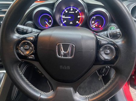 2015 Honda Civic 5DR 1.6 I-DTEC EXECUTIVE 4DR €9,995 thumbnail