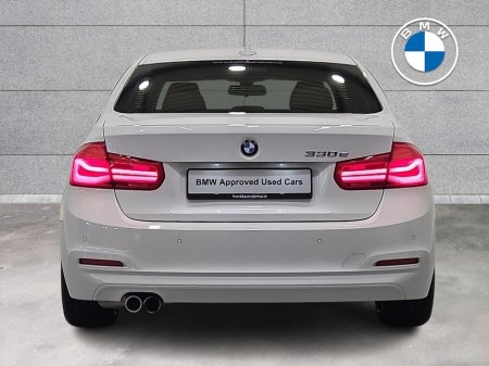 2017 BMW 3 Series 330e SE thumbnail