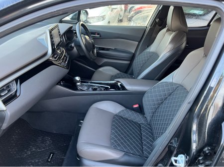 2020 Toyota C-HR Hybrid high spec €23,950 thumbnail