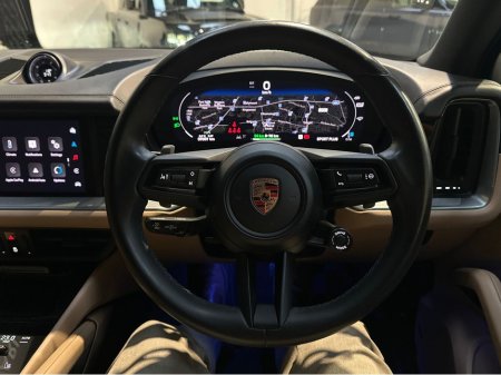 2024 Porsche Cayenne 3.0 V6 E-HYBRID MEGA  SPEC €109,950 thumbnail