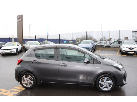 2017 Toyota Yaris Hybrid Luxury €14,950 thumbnail