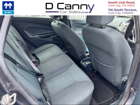 2010 Ford Fiesta TITANIUM 1.25 82PS 5DR €5,900 thumbnail