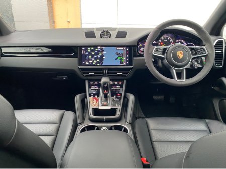 2022 Porsche Cayenne 3.0 V6 E-HYBRID PLATINUM EDITION 5DR AUTO €69,995