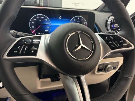 2025 Mercedes-Benz GLB GLB 180 Progressive Plus | 7 seater, Heated Seats, Reversing Camera €60,950 thumbnail