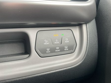 2025 Volkswagen ID.Buzz  €66,975 thumbnail