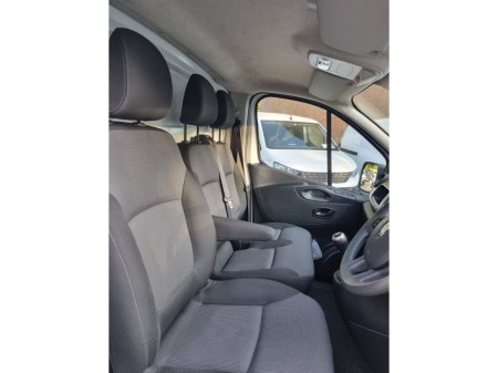 2021 Renault Trafic LL30 ENERGY DCI 120 BUSINESS P €13,500 thumbnail