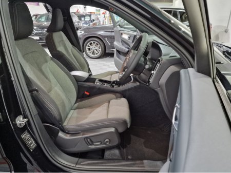 2022 Volvo XC40 T4 PLUS DARK RECHARGE AUTOMATIC **ONE OWNER / APPLE CARPLAY / BLIND SPOT ASSIST / ELECTRIC BOOTLID / HEATED FRONT & REAR SEATS / HEATED STEERING WHEEL / REVERSE CAMERA / WIRELESS PHONE CHARGING** €34,900 thumbnail