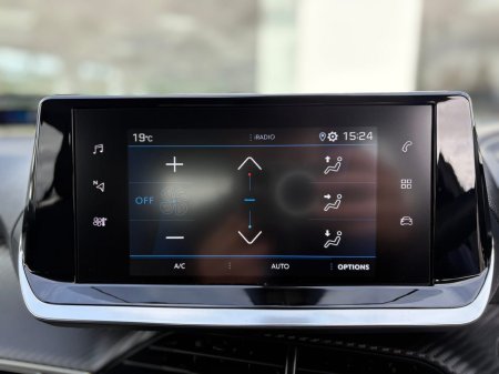 2022 Peugeot 2008 ALLURE PREMIUM + B-H BLUEHDI PLUS S/S €22,999 thumbnail