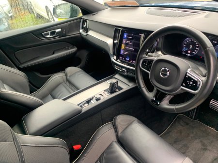 2021 Volvo V60 2.0 B4 197 BHP DSL R-DESIGN AUTO // ONE OWNER // FULL SERVICE HISTORY // STUNNING CONDITION 02/27 NCT // €270 ROAD TAX // €30,950 thumbnail