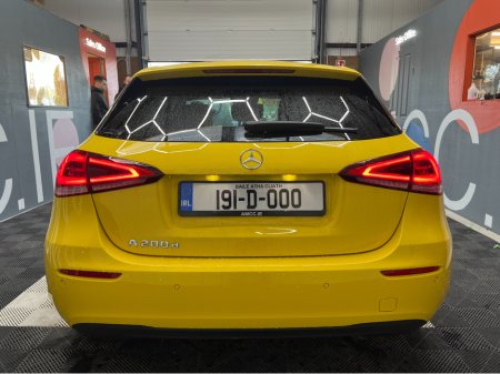 2019 Mercedes-Benz A Class €24950! 2019 MERCEDES A CLASS A200d AUTOMATIC / REVERSE CAMERA / HEATED & MEMORY SEATS / APPLE CARPLAY €24,950