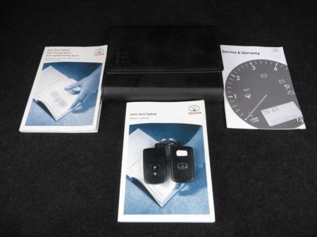 2015 Toyota Auris 1.8 HYBRID 5DR LUX €10,950 thumbnail