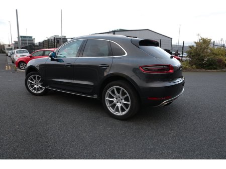 2018 Porsche Macan  €45,000