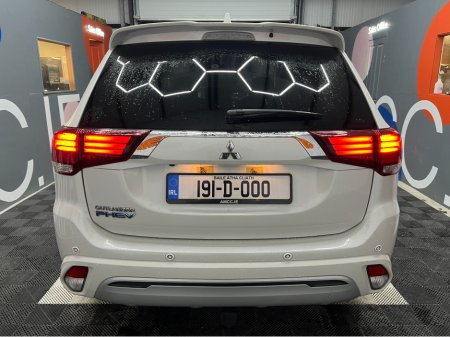 2019 Mitsubishi Outlander €18950! 2019 MITSUBISHI OUTLANDER PHEV G 2.4 AUTOMATIC / CRUISE CONTROL / 360° PARKING CAMERA / PADDLE SHIFTER / ELECTRIC HEATED SEATS / HEATED STEERING WHEEL €18,950