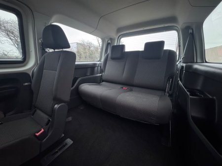 2018 Volkswagen Caddy Maxi Life MAXI LIFE T TDI 102HP D6F €18,950 thumbnail