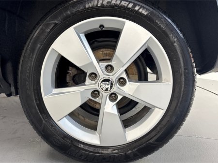 2016 Skoda Yeti OUTDOOR 2.0 TDI**TOUCHSCREEN BLUETOOTH MEDIA**MULTIFUNCTIONAL STEERING WHEEL**HEATED LEATHER SEATS**CRUISE CONTROL**PARKING SENSORS**AIR CONDTIONING**ELECTRIC WINDOWS **ISOFIX**FINANCE AVAILABLE** €11,995 thumbnail