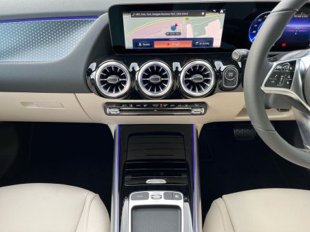 2026 Mercedes-Benz EQA 250 Plus Progressive Line Compact Electric SUV €58,155 thumbnail