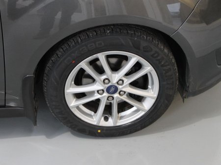 2017 Ford C-Max Zetec 1.5 TDCI 95PS M6 4DR €12,999 thumbnail