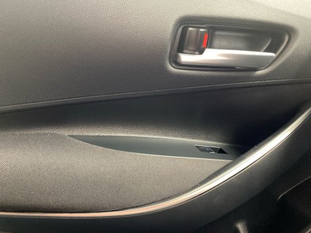 2023 Toyota Corolla Corolla Icon Tech Hev Cvt Icon Tech 122 VVT-h Auto Start/Stop €22,995 thumbnail