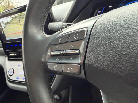 2022 Hyundai Ioniq PREMIUM EV//LOW MILEAGE//HYUNDAI SERVICE HISTORY//SIMI AND AA DEALER €15,900 thumbnail
