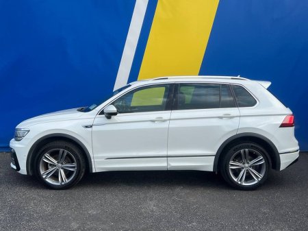 2019 Volkswagen Tiguan R-LINE 4MOTION 2.0 TDI AUTO // HEADS-UP DISPLAY // HEATED FRONT & REAR SEATS // REVERSE CAMERA WITH TOP-DOWN VIEW €33,950