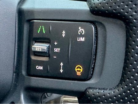 2023 Land Rover Defender ++HIGH SPEC++ 110 2.0 P400E X 404PS thumbnail