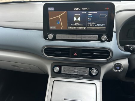 2021 Hyundai Kona KAUAI EV PREMIUM 5DR AUTO A**//**FULL CREAM LEATHER INTERIOR WITH HEATED FRONT SEATS**//**SAT NAV**//**REVERSING CAMERA**//**SPEED SIGN RECOGNITION**//**LANE DEPARTURE WARNING**//**TRADE IN WELCOME!!! €18,222 thumbnail