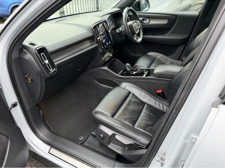 2021 Volvo XC40 R-DESIGN T5 RECHARGE//FULL LEATHER//FULL VOLVO SERVICE HISTORY//GREAT SPECIAL//SIMI AND AA DEALER €31,950 thumbnail