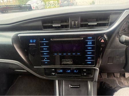 2019 Toyota Auris 1.4 D-4D TERRA 4DR €7,490 thumbnail