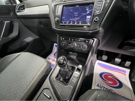 2017 Volkswagen Tiguan COMFORTLINE 2.0 TDI 115BHP 115HP MANUAL 6SPEED FWD 4 €14,700 thumbnail