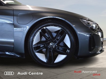 2022 Audi e-tron GT quattro GT e-tron quattro €60,999