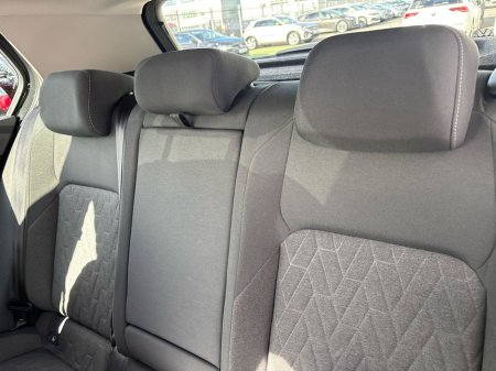 2025 Volkswagen Golf GOLF EDITION 75 2.0 TDI 116HP €31,975 thumbnail