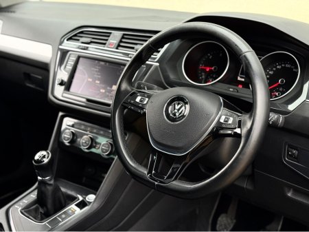 2017 Volkswagen Tiguan COMFORTLINE 2.0 TDI 115BHP 115HP MANUAL 6SPEED FWD 4 €19,950 thumbnail