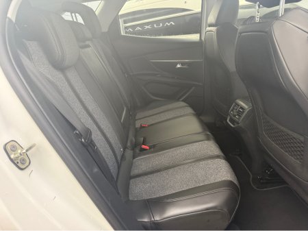 2018 Peugeot 3008 ALLURE 1.5 BLUE HDI 130 6 6.2 4DR €12,950 thumbnail