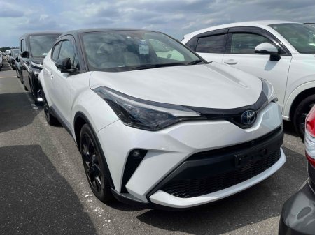 2022 Toyota C-HR SOL NERO HYBRID AUTOMATIC 1.8 PETROL //HIGH SPEC//HALF LEATHER HEATED SEATS//KEYLESS ENTRY//REVERSE CAMERA// €25,950