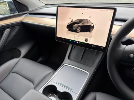 2023 Tesla Model Y MODEL Y LONG RANGE AWD €32,950 thumbnail