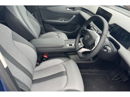 2025 MG MGS5 MGS5 EV LR - EXCLUSIVE 5DR AUT €31,945 thumbnail