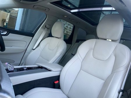 2025 Volvo XC60 T8 Ultra Recharge AWD Auto (PHEV) €67,900 thumbnail