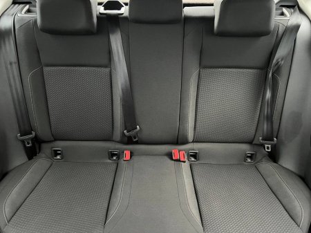 2019 Volkswagen Polo COMFORTLINE 1.0 TSI AUTO // FULL SERVICE HISTORY // 360 PARKING SENSORS // APPLE CARPLAY/ANDROID AUTO €15,900 thumbnail