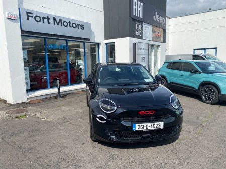 2025 Fiat 600 Fully Electric EV, Red Model €28,400