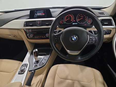 2017 BMW 3 Series 330e SE thumbnail
