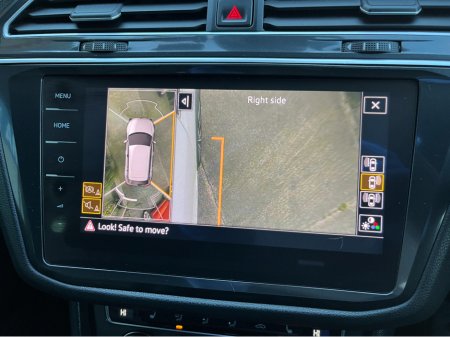 2018 Volkswagen Tiguan R-LINE 4 MOTION AUTOMATIC 2.0 DIESEL //MASSIVE SPEC//FULL LEATHER//HEAD UP DISPLAY//HEATED SEATS//360 PARKING CAMERAS// €29,950 thumbnail