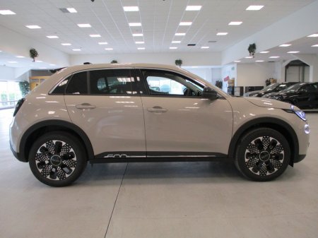 2026 Fiat 600 La Prima 1.2 100hp Hybrid Auto eDCT 6 €33,495 thumbnail