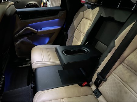 2024 Porsche Cayenne 3.0 V6 E-HYBRID MEGA  SPEC €109,950 thumbnail