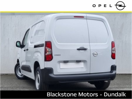2024 Opel Combo L1H1 Cargo Komfort 2000 1.5D 100PS €26,495
